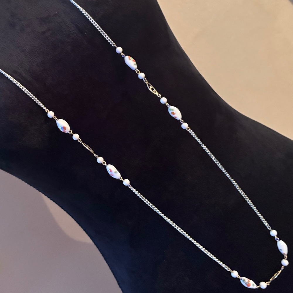 🌸VTG Millefiori White Milk Beaded Necklace - Picture 3 of 7